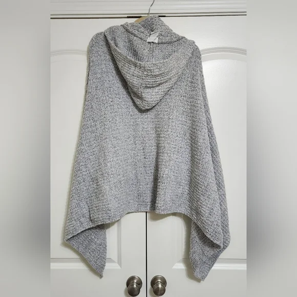 Softies Marshmallow Hooded Shawl with Arm Slits in Gray sz OS NWT - Picture 2 of 7